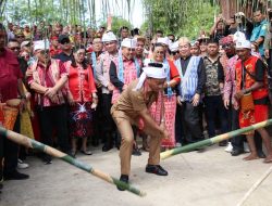 Gawai Dayak Sekadau: Wagub Krisantus Ajak Rayakan Syukur kepada Allah SWT, Lestarikan Adat Lewat Gawai