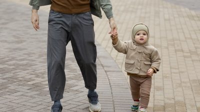 Sentuhan dengan Anak Kecil Lawan Jenis Tidak Batalkan Wudu, Begini Penjelasan Ulama Syafi’iyah