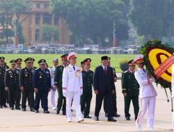 Menhan RI Hormati Pahlawan Vietnam, Kunjungi Mausoleum Ho Chi Minh di Hanoi