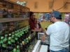 Malam di Pasar Gempol, Patroli Polisi Temukan Arak di Toko Jamu