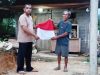 Jelang HUT ke-80 RI, Polres Sanggau Bagikan Puluhan Bendera Merah Putih Kobarkan Semangat Nasionalisme