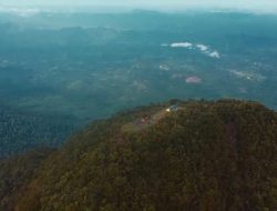 Jejak Keramat Gunung Bawang: Dari Sambaran Petir Hingga Pendaki Tersesat