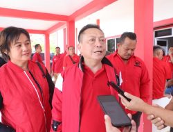 Kibarkan Semangat Nasionalisme, PDI Perjuangan Landak Gelar Konsolidasi dan Bagikan Bendera Merah Putih