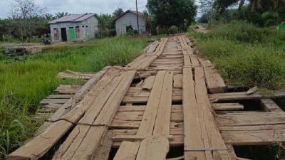 Jembatan “Horor” di Kubu Raya: 20 Tahun Rusak, Warga Mengeluh Tak Ada Tindakan