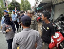 Pungli Parkir Bikin Geram, Tim Gabungan Pontianak Pasang Spanduk ‘Parkir Gratis’ di Lokasi Parkir Liar