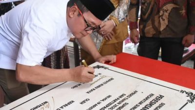 Gedung Megah, Pelayanan Harus Wah! Bupati Sujiwo Resmikan Kantor Desa Limbung