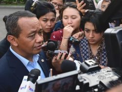 Targetkan Bangun 100 GW Solar Panel dan Bidik Saham Freeport