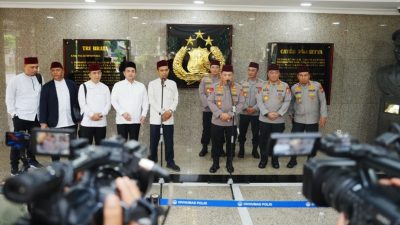 Ustaz Abdul Somad Ceramah di Mabes Polri, Tekankan Pentingnya Toleransi dan Amanah