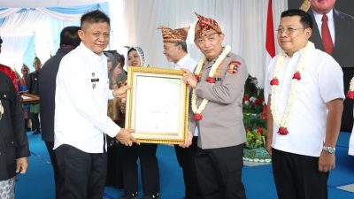 Jenderal Sigit Dianugerahi Gelar Raja Mangku Bhayangkara dari Masyarakat Komering