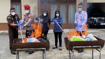 Kejari Landak Musnahkan Ratusan Gram Sabu dan Barang Bukti Kejahatan Lainnya, Komitmen Berantas Narkoba