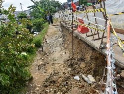 Antisipasi Longsor Susulan, Pemkab Kubu Raya Prioritaskan Penanganan Jalan Amblas di Serdam