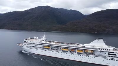 Kapal Pesiar Mewah Villa Vie Odyssey Sandar di Ternate, Kebangkitan Pariwisata Maluku Utara