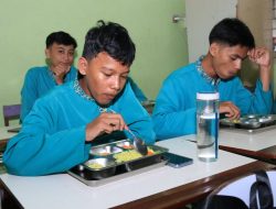 Bantu Hemat Uang Jajan: Siswa SMKN 5 Pontianak Siap Terima Menu Apapun dari Program MBG