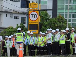 Yang Biasa ke Kuching Nyupir dan Bawa Mobil Sendiri Mesti Tahu Alat Ini: Sarawak Pasang Radar Kecepatan Pintar Bertenaga Surya!
