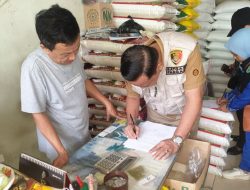 Jual Beras Premium di Atas HET, Dua Toko di Pontianak Ini Terancam Sanksi Cabut Izin Usaha
