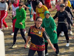 Peringati HUT ke-26 Landak, Bupati Karolin Pimpin Ribuan Warga Gerakkan Semangat Hidup Sehat Melalui Zumba