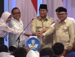 Digitalisasi Pembelajaran, 288 Ribu Sekolah Dilengkapi Smartboard IFP