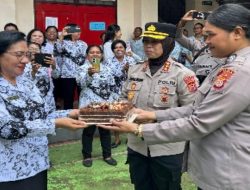 Kejutan Polisi di 177 Sekolah Rayakan HUT ke-80 Guru Nasional 2025