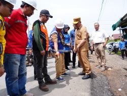 Komitmen di Tengah Keterbatasan Anggaran: Gubernur Ria Norsan Prioritaskan Peningkatan Jalan di Ketapang