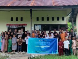 Teladan Pahlawan Lewat Pendidikan: Prodi PGMI UNISSAS Sambas Mengajar dan Berbagi Iqro di Madin Al-Atqiya