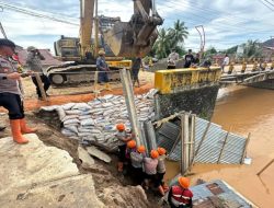 Brimob Polda Sumut Perbaiki Jembatan Halangan dalam 3 Hari, Akses Tapanuli Kembali Normal