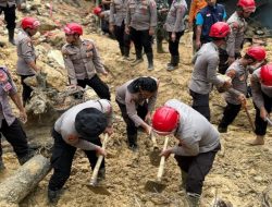 Akses Darat Lumpuh di Aceh–Sumut–Sumbar, Polri Dirikan 105 Posko dan Salurkan Internet Darurat