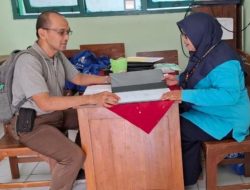 Gerakan Ayah Ambil Raport Warnai Pembagian Raport Semester I di MTs