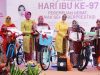 Enam Perempuan Inspiratif Pontianak Terima Bantuan Sepeda di Hari Ibu ke-97