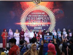 Wagub Krisantus Ajak Pengusaha Muslimah Investasi di Kalbar, Windy Prihastari Raih Penghargaan Inspiratif