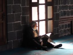 Doa Akhir Tahun dan Awal Tahun 2026: Waktu Membaca, Bacaan Lengkap, dan Keutamaannya