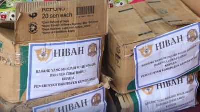 Bea Cukai Hibahkan 729 Kg Sembako Sitaan ke Pemkab Kapuas Hulu