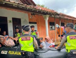 Hari Kedua Banjir, Polisi Sisir Rumah Warga di Desa Babadan