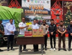 Kawal Jalur Logistik Perbatasan, BNPP Serahkan Bantuan Pangan untuk Masyarakat Terdampak Banjir Landak