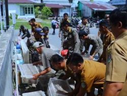 Tegakkan Aturan Zona Larangan, 46 Personel Gabungan Tertibkan Pedagang di Pasar Rakyat Landak