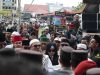 Desak Pembubaran Tarekat Al-Mu’min, Ratusan Massa Aliansi Umat Islam Bersatu Geruduk Mapolda Kalbar