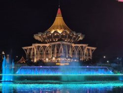Pesona Darul Hana Musical Fountain: Tarian Air Mancur yang Menghidupkan Waterfront Kuching
