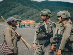 Pengamanan Humanis Damai Cartenz Jaga Hari Pasar Kiwirok Tetap Kondusif