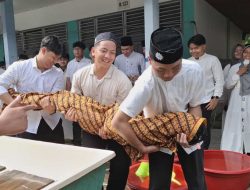 Bekal Pengabdian Masyarakat, Siswa SMA Muhammadiyah 1 Pontianak Uji Nyali Praktek Urus Jenazah