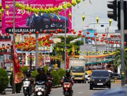 Harmoni di Kota Khatulistiwa: Lampion dan Ketupat Hiasi Pontianak Sambut Imlek serta Ramadan