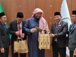 Bawa Misi Budaya ke Riyadh, Wakil Ketua PA Bengkayang Kenalkan Tas ‘Juah’ di Arab Saudi