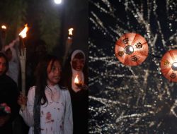 Satu Langit Dua Perayaan: Gempita Pawai Obor Ramadan Berpadu Kembang Api Imlek di Pontianak