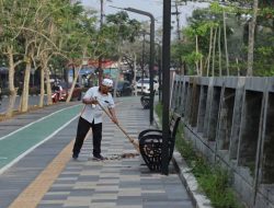 Kisah Sunyi Satiman: 33 Tahun Mengabdi Sebagai Penyapu Jalan Hingga Mampu Berangkat Haji