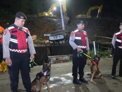 Longsor Gunung Sampah di TPST Bantargebang Tewaskan 4 Orang dan Sejumlah Truk Tertimbun