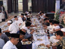 Lestarikan Adab Melayu, Makan Saprahan Jadi Simbol Kesetaraan di Open House Gubernur Kalbar