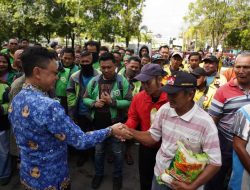 Kisah Haru Deris Landuk, Penambang Sampan 70 Tahun yang Sekolahkan 4 Anak dari Sungai Kapuas