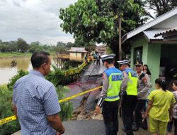 Tanah Longsor Terjang Desa Mungguk, Akses Jalan Putus dan Pipa Induk PDAM Sekadau Pecah