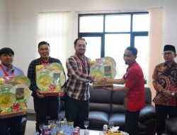 Jempol! Aparatur PA Bengkayang Kembalikan Parsel Lebaran Dianggap Gratifikasi