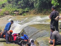 Niat Rekreasi Berujung Duka, IA Meninggal Terseret Arus Deras Saat Berfoto di Riam Landau