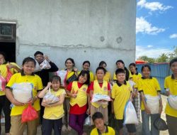 Implementasi Ajaran Karuna, Kemenag KKU Bagikan Sembako di Empat Sekolah Minggu Buddha