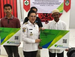Lindungi Pekerja Risiko Tinggi, 38 Sopir dan Juru Parkir di Landak Terima Kartu Kepesertaan BPJS